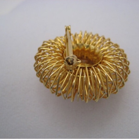 Vintage Pearl and Gold Flower Brooch - Pin - Picture 6 of 6